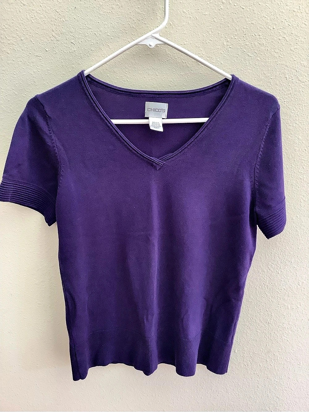 Chico's V-Neck Short Sleeve Sweater in Purple Size 1